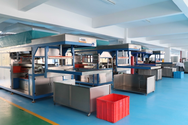 吸塑包(bāo)裝生産車間