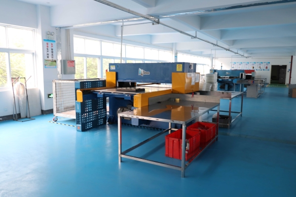 吸塑包(bao)裝生産車間