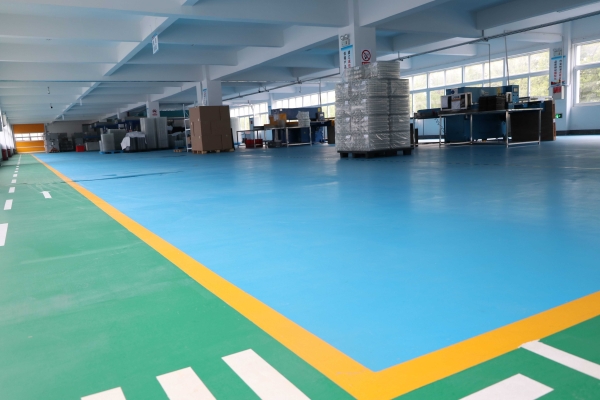 吸塑包裝(zhuāng)生産車間