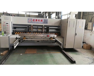 紙箱(xiāng)生産車間